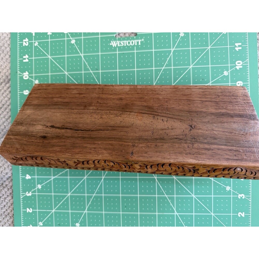 Vintage Hand Carved Wood Box with Chopsticks Lizard and Frog Set of 8 Sticks - Picture 15 of 15